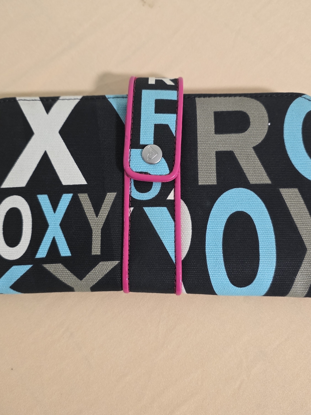 Roxy Black & Blue Patterned Wallet Clutch with Pink Trim